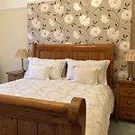 The Corner House Hotel 2*